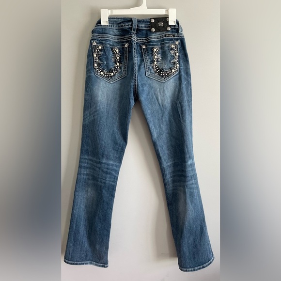 Miss Me Mid-Rise Boot Cut Denim Jeans with Rhinestone & Pearl Horse Shoe Pockets - Picture 5 of 9